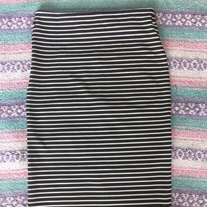 Forever 21 B&W Stripe Mid Length Skirt